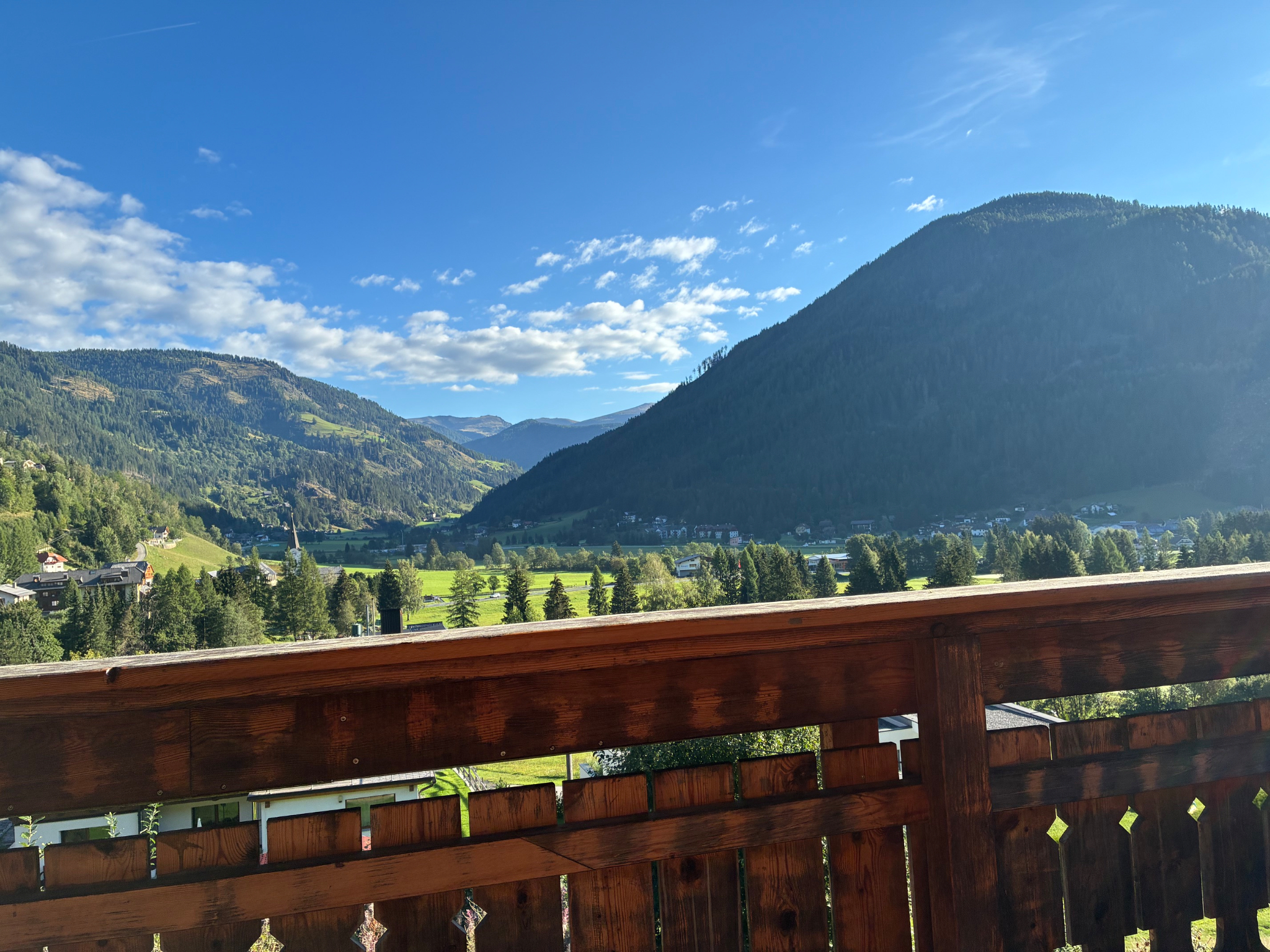 Jupiter Chalet külső nézete nyáron